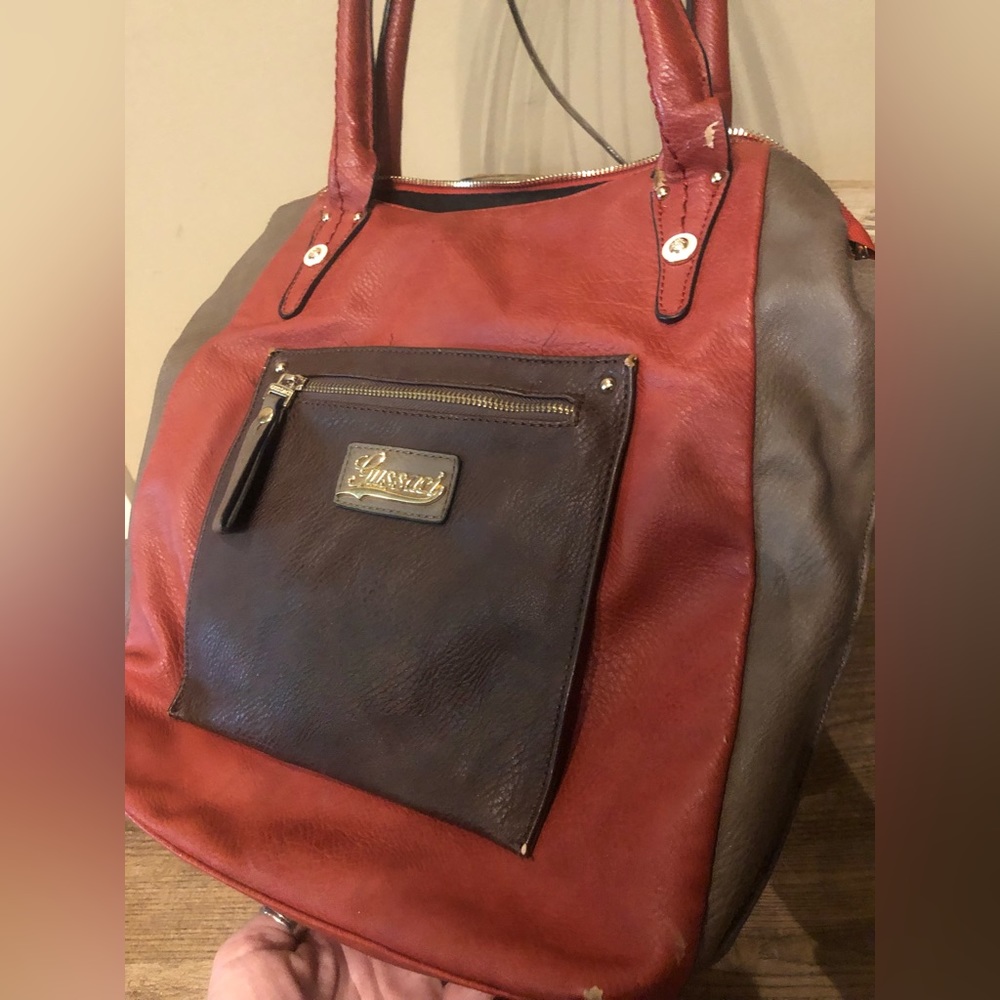 Gussaci purse